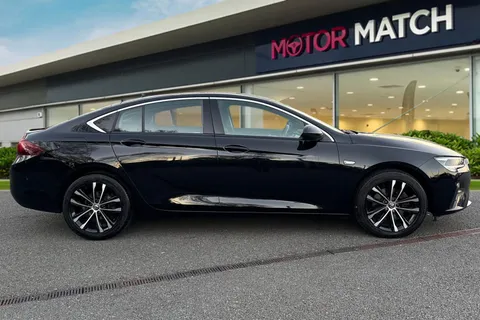 BT22CHN Vauxhall Insignia 1.5 Turbo D Design Grand Sport Auto Euro 6 (s/s) 5dr Thumbnail #4