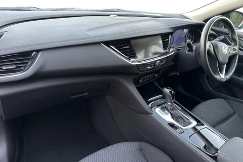 BT22CHN Vauxhall Insignia 1.5 Turbo D Design Grand Sport Auto Euro 6 (s/s) 5dr Thumbnail #16