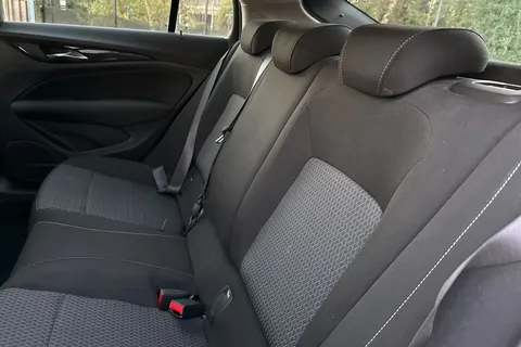 BT22CHN Vauxhall Insignia 1.5 Turbo D Design Grand Sport Auto Euro 6 (s/s) 5dr Thumbnail #20