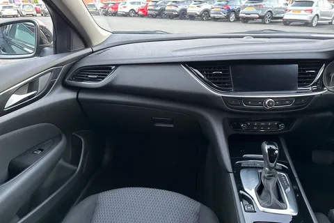 BT22CHN Vauxhall Insignia 1.5 Turbo D Design Grand Sport Auto Euro 6 (s/s) 5dr Thumbnail #21