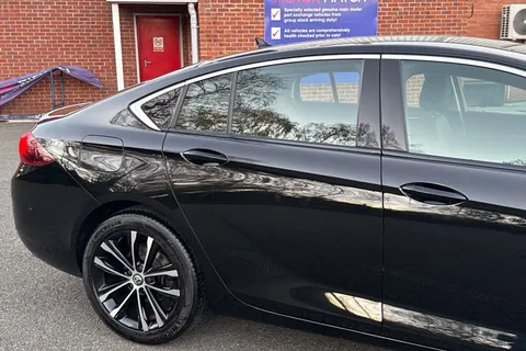 BT22CHN Vauxhall Insignia 1.5 Turbo D Design Grand Sport Auto Euro 6 (s/s) 5dr Thumbnail #29