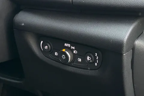 BT22CHN Vauxhall Insignia 1.5 Turbo D Design Grand Sport Auto Euro 6 (s/s) 5dr Thumbnail #31