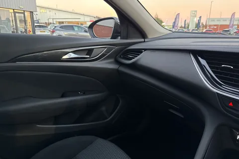 BT22CHN Vauxhall Insignia 1.5 Turbo D Design Grand Sport Auto Euro 6 (s/s) 5dr Thumbnail #41