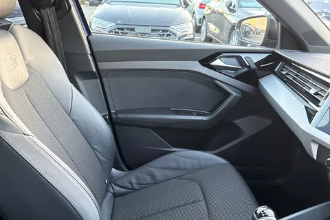 WV74VYA Audi A1 Black Edition 30 TFSI 116 PS 6-speed Thumbnail #21