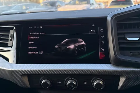 WV74VYA Audi A1 Black Edition 30 TFSI 116 PS 6-speed Thumbnail #31