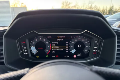 WV74VYA Audi A1 Black Edition 30 TFSI 116 PS 6-speed Thumbnail #44