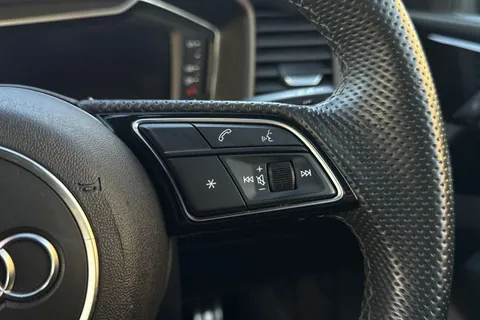 WV74VYA Audi A1 Black Edition 30 TFSI 116 PS 6-speed Thumbnail #60