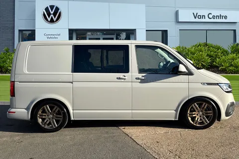 BK70NSV Volkswagen Transporter 2.0 TDI 150 Highline Kombi Van DSG-NO VAT Thumbnail #4