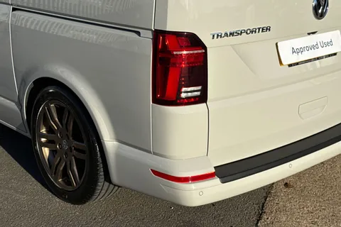 BK70NSV Volkswagen Transporter 2.0 TDI 150 Highline Kombi Van DSG-NO VAT Thumbnail #9
