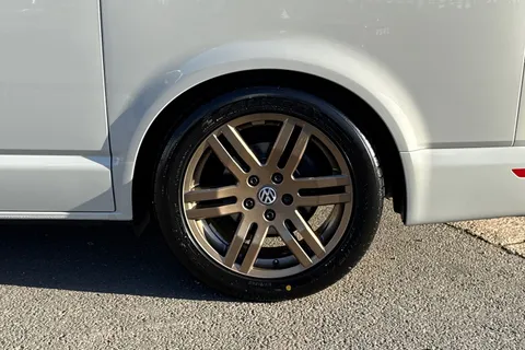BK70NSV Volkswagen Transporter 2.0 TDI 150 Highline Kombi Van DSG-NO VAT Thumbnail #13