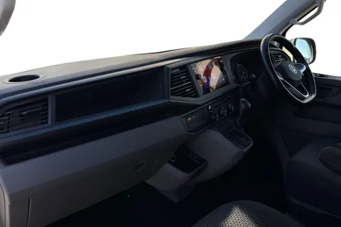 BK70NSV Volkswagen Transporter 2.0 TDI 150 Highline Kombi Van DSG-NO VAT Thumbnail #16