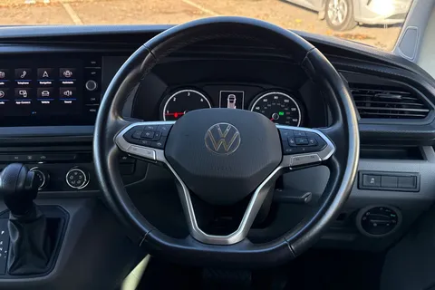 BK70NSV Volkswagen Transporter 2.0 TDI 150 Highline Kombi Van DSG-NO VAT Thumbnail #19