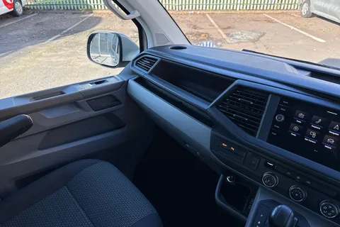BK70NSV Volkswagen Transporter 2.0 TDI 150 Highline Kombi Van DSG-NO VAT Thumbnail #21