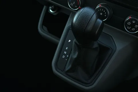 BK70NSV Volkswagen Transporter 2.0 TDI 150 Highline Kombi Van DSG-NO VAT Thumbnail #24