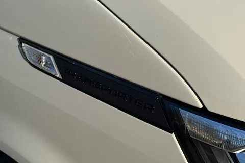 BK70NSV Volkswagen Transporter 2.0 TDI 150 Highline Kombi Van DSG-NO VAT Thumbnail #29