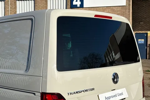 BK70NSV Volkswagen Transporter 2.0 TDI 150 Highline Kombi Van DSG-NO VAT Thumbnail #33