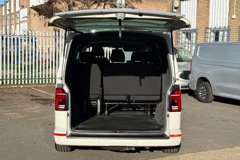 BK70NSV Volkswagen Transporter 2.0 TDI 150 Highline Kombi Van DSG-NO VAT Thumbnail #39