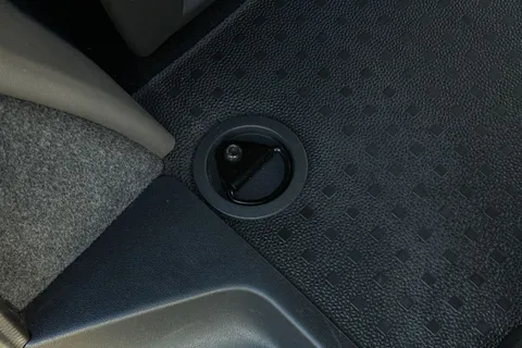 BK70NSV Volkswagen Transporter 2.0 TDI 150 Highline Kombi Van DSG-NO VAT Thumbnail #44