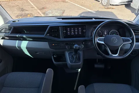 BK70NSV Volkswagen Transporter 2.0 TDI 150 Highline Kombi Van DSG-NO VAT Thumbnail #47