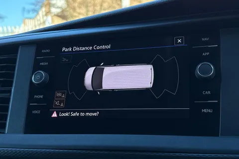 BK70NSV Volkswagen Transporter 2.0 TDI 150 Highline Kombi Van DSG-NO VAT Thumbnail #50