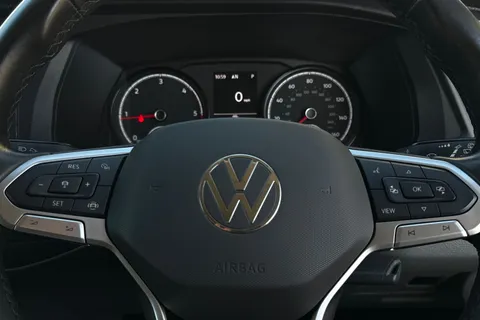 BK70NSV Volkswagen Transporter 2.0 TDI 150 Highline Kombi Van DSG-NO VAT Thumbnail #56