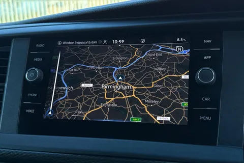 BK70NSV Volkswagen Transporter 2.0 TDI 150 Highline Kombi Van DSG-NO VAT Thumbnail #58