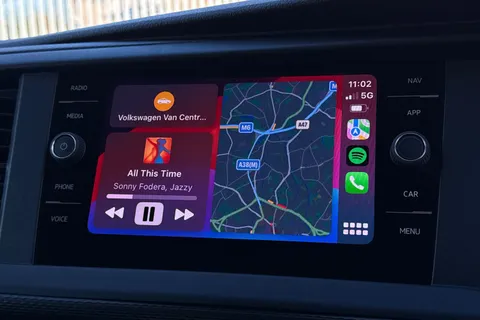 BK70NSV Volkswagen Transporter 2.0 TDI 150 Highline Kombi Van DSG-NO VAT Thumbnail #59