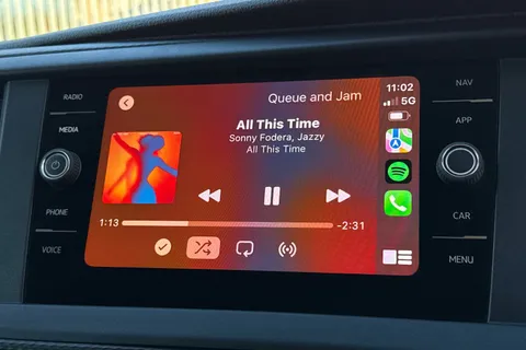 BK70NSV Volkswagen Transporter 2.0 TDI 150 Highline Kombi Van DSG-NO VAT Thumbnail #60