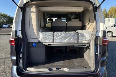 DE75RCF Volkswagen California Ocean T7 SWB 150 PS DSG - Del Mileage/Massive Spec Thumbnail #7