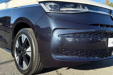 DE75RCF Volkswagen California Ocean T7 SWB 150 PS DSG - Del Mileage/Massive Spec Thumbnail #9