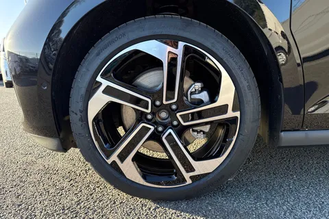 DF75PVU Volkswagen ID. Buzz GTX SWB 340 PS 79 kWh Pro Electric Automatic - Heat Pump Thumbnail #12