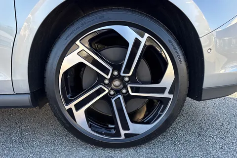 DG75CDO Volkswagen ID. Buzz GTX SWB 340 PS 79 kWh Pro Electric Automatic - Heat Pump Thumbnail #12