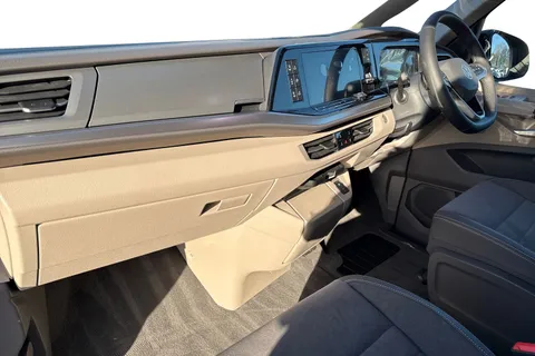 DE75RCF Volkswagen California Ocean T7 SWB 150 PS DSG - Del Mileage/Massive Spec Thumbnail #15