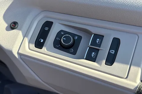 DE75RCF Volkswagen California Ocean T7 SWB 150 PS DSG - Del Mileage/Massive Spec Thumbnail #21