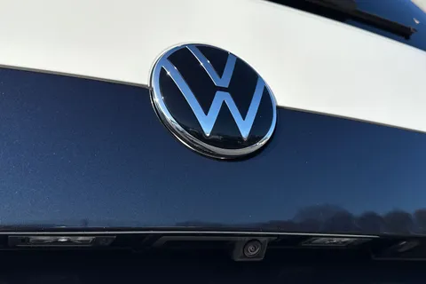 DE75RCF Volkswagen California Ocean T7 SWB 150 PS DSG - Del Mileage/Massive Spec Thumbnail #29