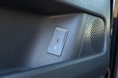 DF75PVU Volkswagen ID. Buzz GTX SWB 340 PS 79 kWh Pro Electric Automatic - Heat Pump Thumbnail #35