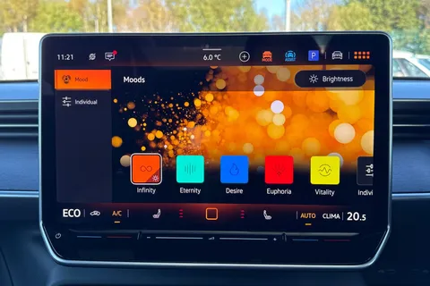 DG75CDO Volkswagen ID. Buzz GTX SWB 340 PS 79 kWh Pro Electric Automatic - Heat Pump Thumbnail #40