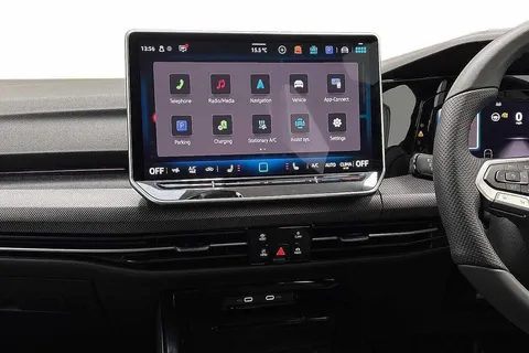 KP25YJL Volkswagen Golf 1.5 TSI 272 GTE eHybrid 5dr DSG Thumbnail #14