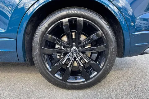 22 of 63 for Volkswagen Touareg 3.0 V6 TDI 4Motion Black Edition 5dr Tip Auto ⭐1 Year VW Warranty⭐