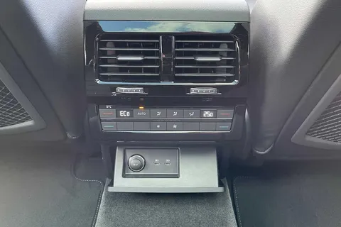 43 of 63 for Volkswagen Touareg 3.0 V6 TDI 4Motion Black Edition 5dr Tip Auto ⭐1 Year VW Warranty⭐