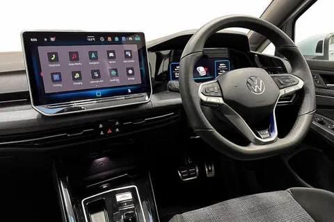 DA25OYU Volkswagen Golf 1.5 TSI 272 GTE eHybrid 5dr DSG **PAN ROOF + HEADS UP DISPLAY** Thumbnail #2