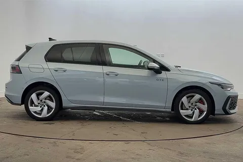 DA25OYU Volkswagen Golf 1.5 TSI 272 GTE eHybrid 5dr DSG **PAN ROOF + HEADS UP DISPLAY** Thumbnail #4