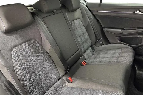 DA25OYU Volkswagen Golf 1.5 TSI 272 GTE eHybrid 5dr DSG **PAN ROOF + HEADS UP DISPLAY** Thumbnail #9