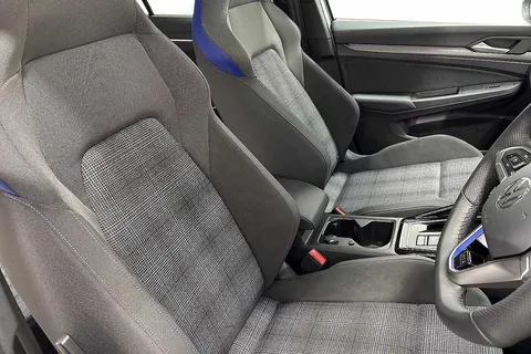 DA25OYU Volkswagen Golf 1.5 TSI 272 GTE eHybrid 5dr DSG **PAN ROOF + HEADS UP DISPLAY** Thumbnail #10