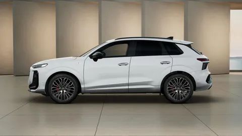 Audi Q3 1.5 TFSI Edition 1 S Tronic Euro 6 (s/s) 5dr Thumbnail #3