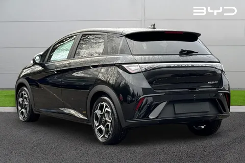  BYD Dolphin 60.48kWh Design Auto 5dr Thumbnail #3