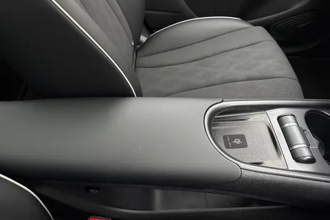  BYD Dolphin 60.48kWh Design Auto 5dr Thumbnail #42