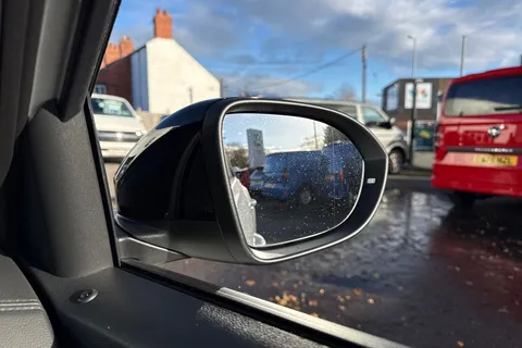 Volkswagen T-Roc 1.5 TSI Black Edition Plus DSG Euro 6 (s/s) 5dr Thumbnail #41