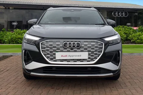 6 of 66 for Audi Q4 e-tron Q4 S line 45 e-tron 210,00 kW