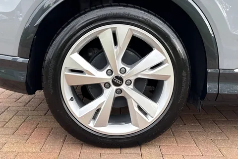 7 of 66 for Audi Q4 e-tron Q4 S line 45 e-tron 210,00 kW